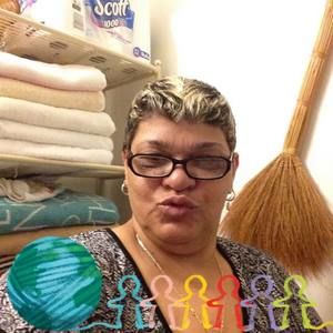 Meet your Posher, Gloria